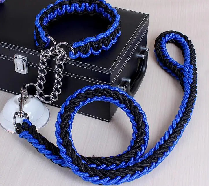 collier lasso et grosse laisse tressee bleu noir