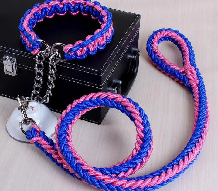 collier lasso et grosse laisse tressee bleu rose