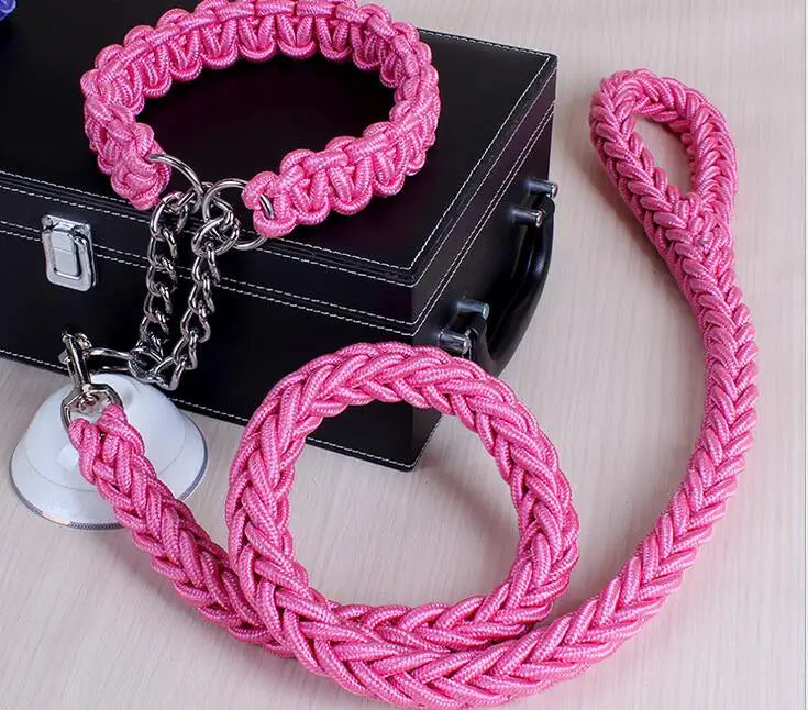 collier lasso et grosse laisse tressee rose