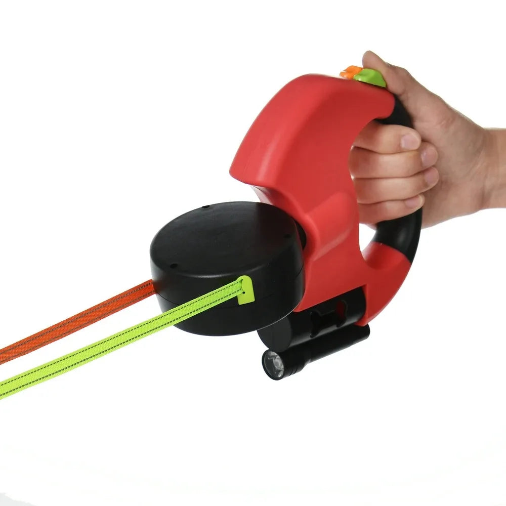 laisse double enrouleur avec porte sac à dejections et lampe rouge