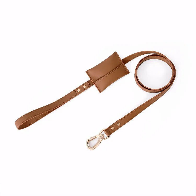 laisse en cuir avec pochette marron