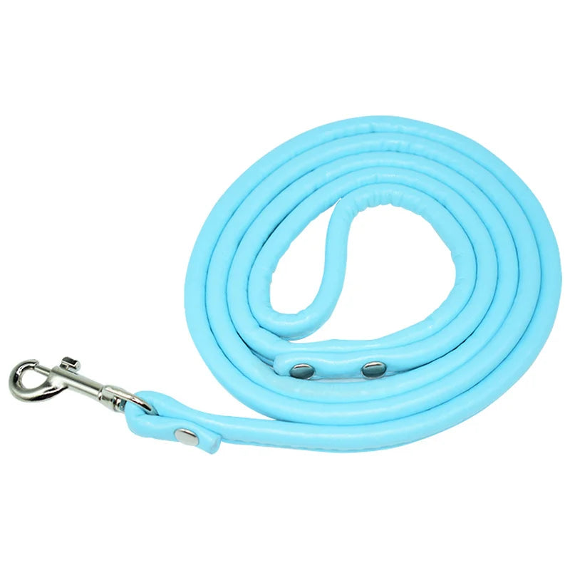 petite laisse en cuir 1,20m bleu ciel